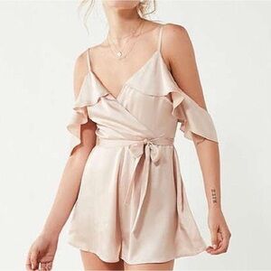 Kimchi Blue Sateen Ruffle Romper Size 0